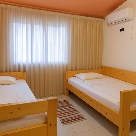 Cozy Big Apartment With Balcony Тирана Екстериор снимка