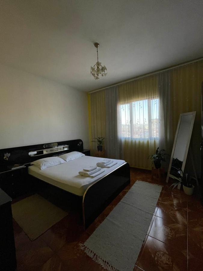 Cozy Big Apartment With Balcony Тирана Екстериор снимка