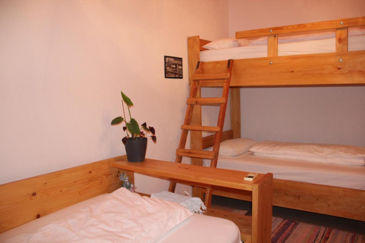 Cozy Big Apartment With Balcony Тирана Екстериор снимка