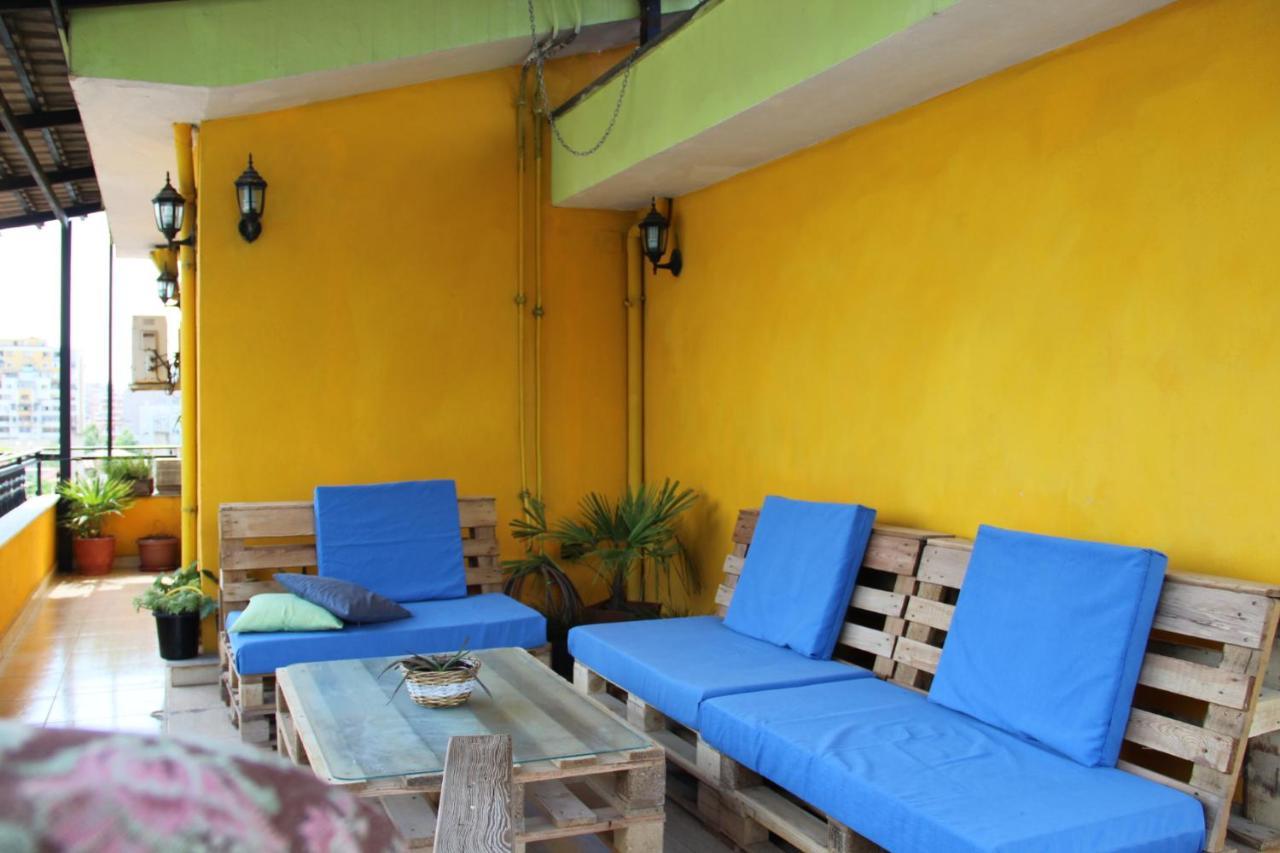 Cozy Big Apartment With Balcony Тирана Екстериор снимка