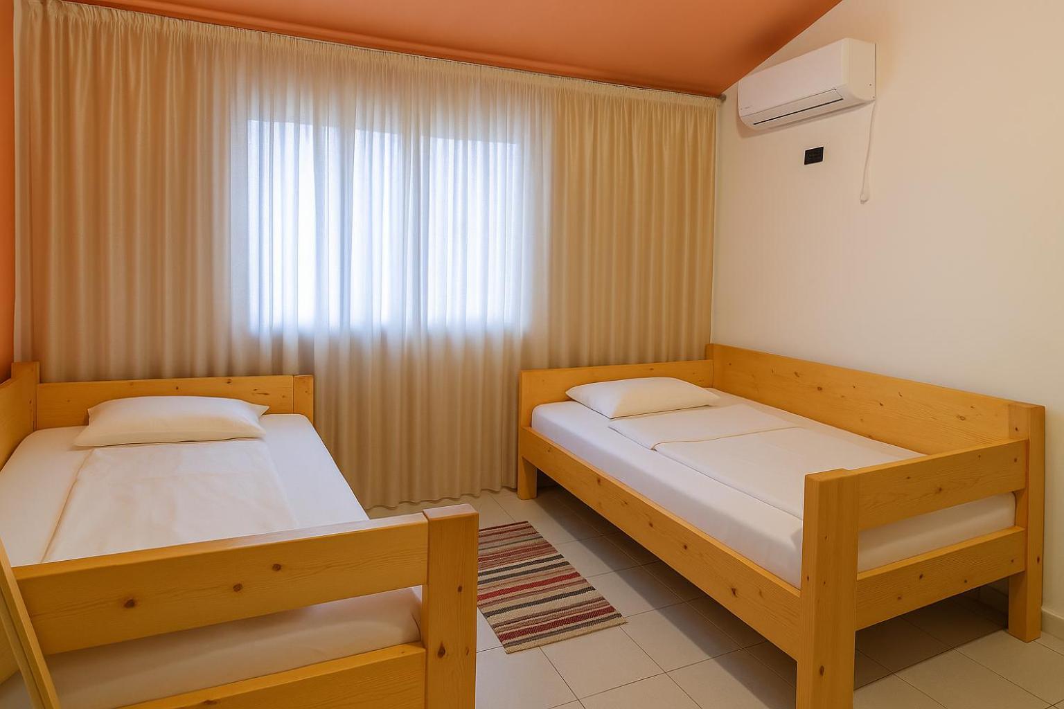 Cozy Big Apartment With Balcony Тирана Екстериор снимка
