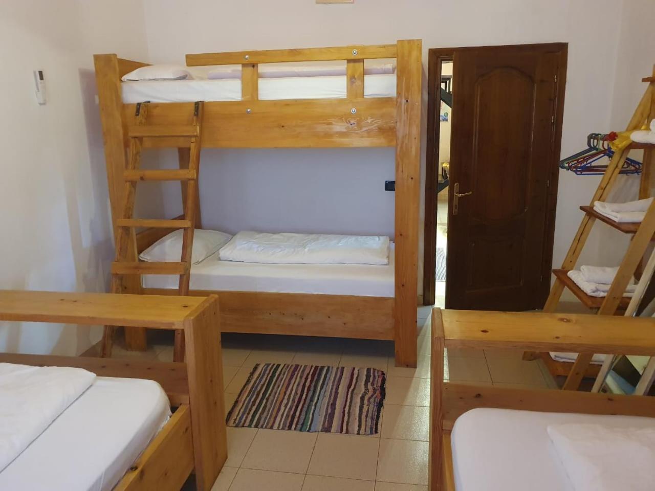 Cozy Big Apartment With Balcony Тирана Екстериор снимка