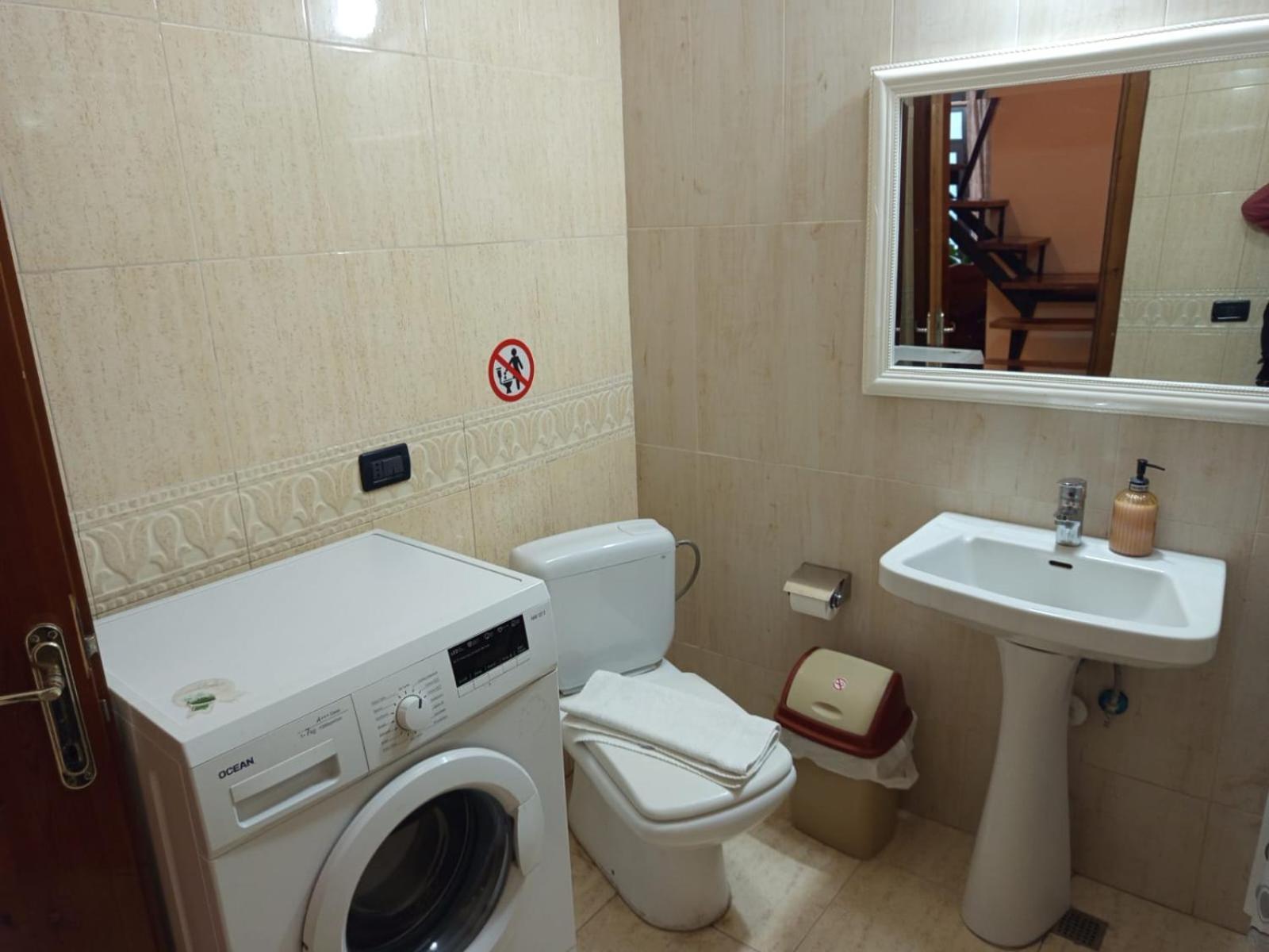 Cozy Big Apartment With Balcony Тирана Екстериор снимка