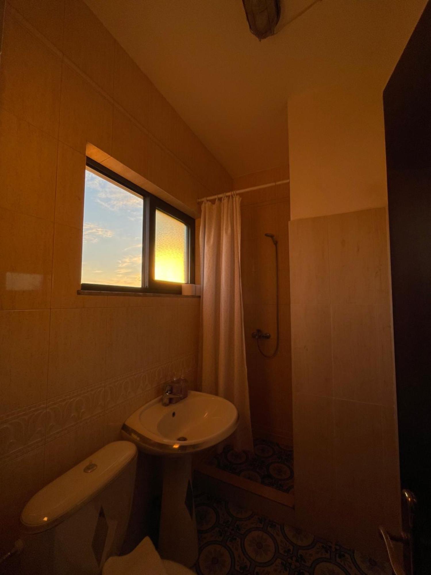 Cozy Big Apartment With Balcony Тирана Екстериор снимка