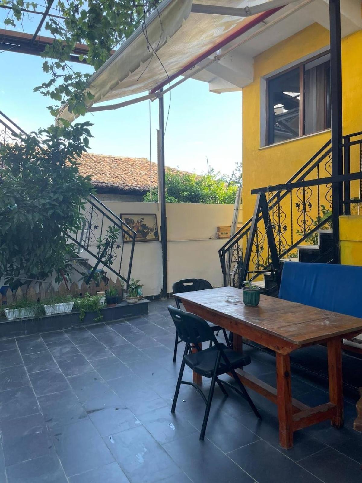 Cozy Big Apartment With Balcony Тирана Екстериор снимка