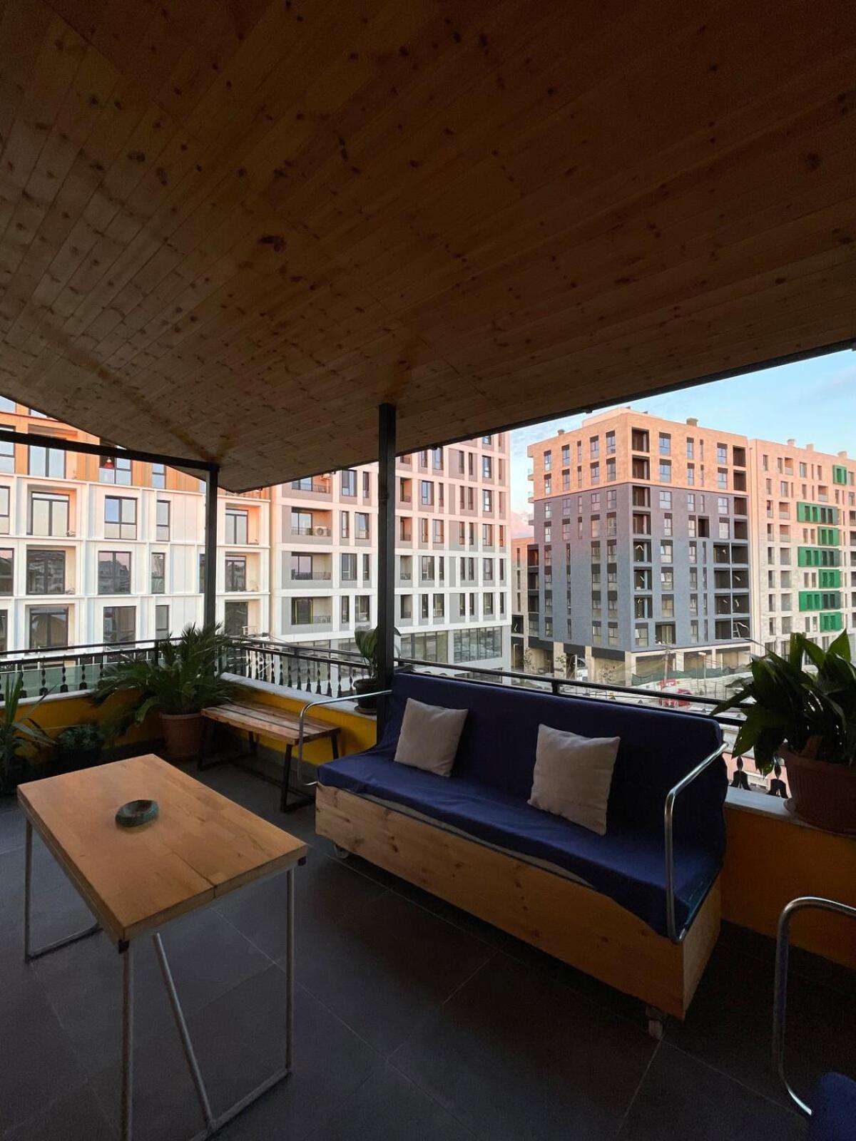 Cozy Big Apartment With Balcony Тирана Екстериор снимка